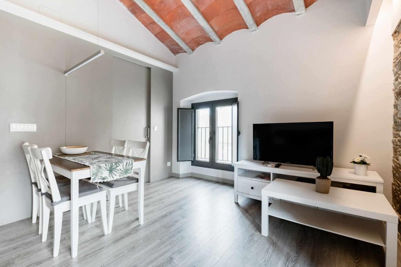 Revitalized Apartment In Historical Building Girona Kültér fotó