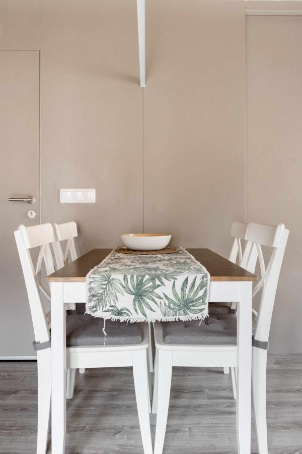 Revitalized Apartment In Historical Building Girona Kültér fotó