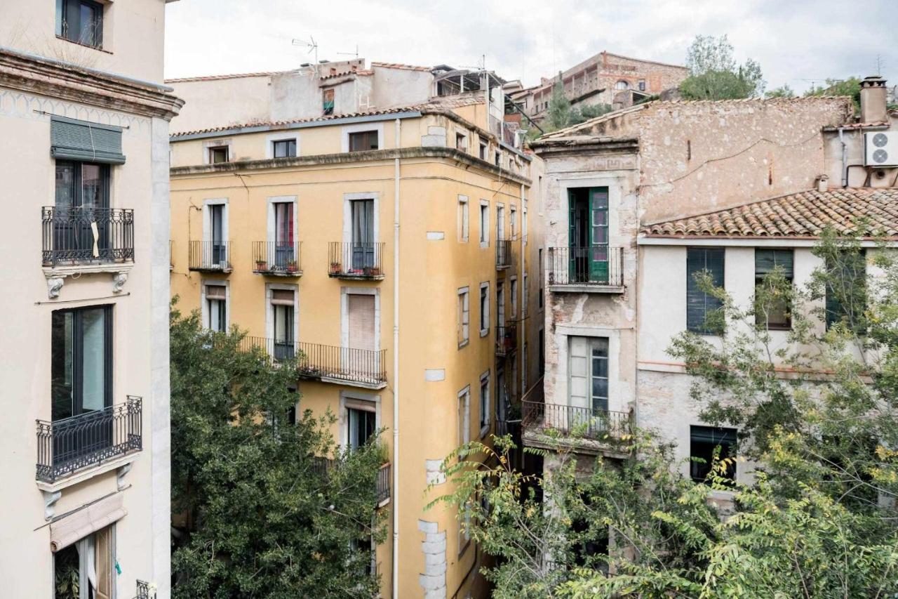 Revitalized Apartment In Historical Building Girona Kültér fotó
