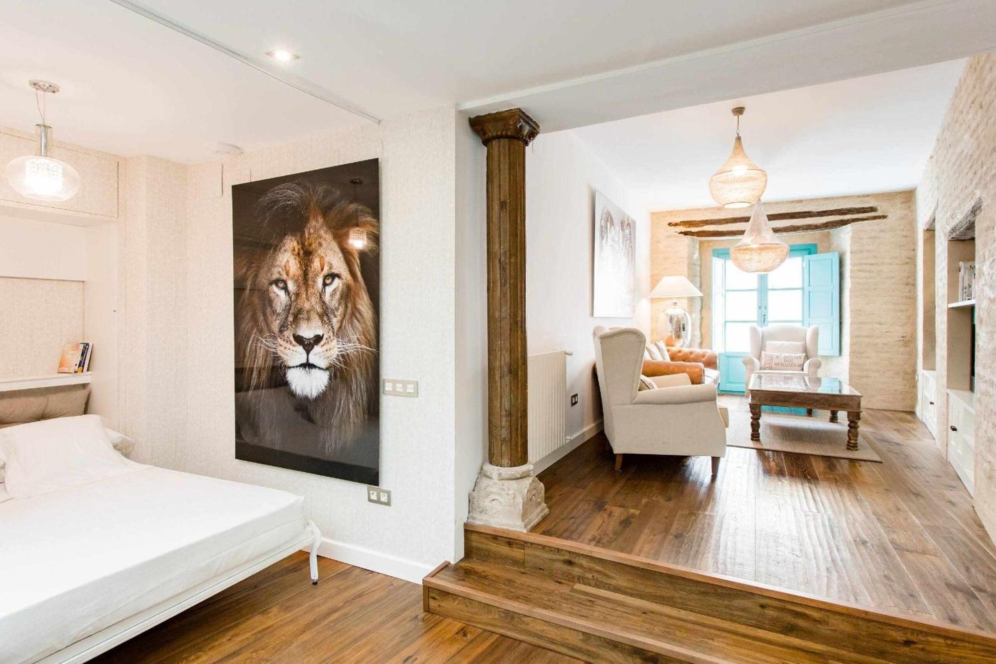 Revitalized Apartment In Historical Building Girona Kültér fotó